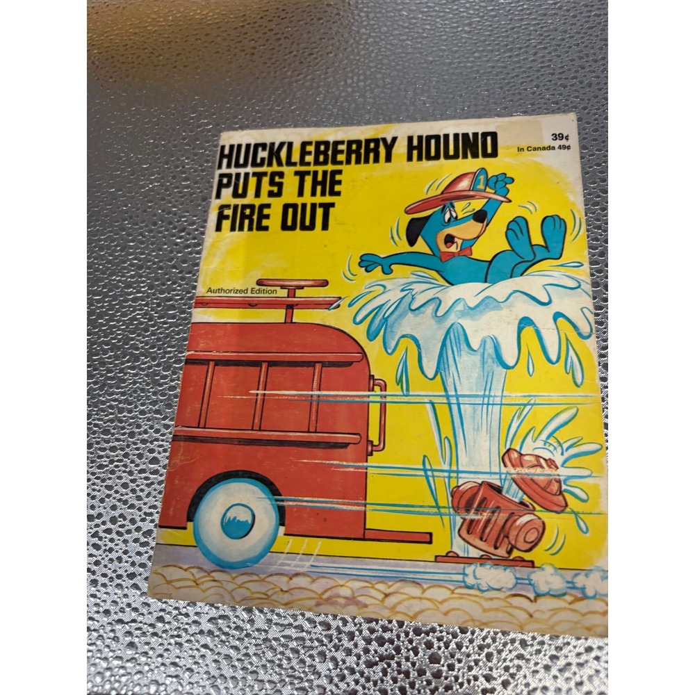 Vintage‎ Huckleberry Hound Puts The Fire Out Hanna-Barbera Storybook 1960s 39007